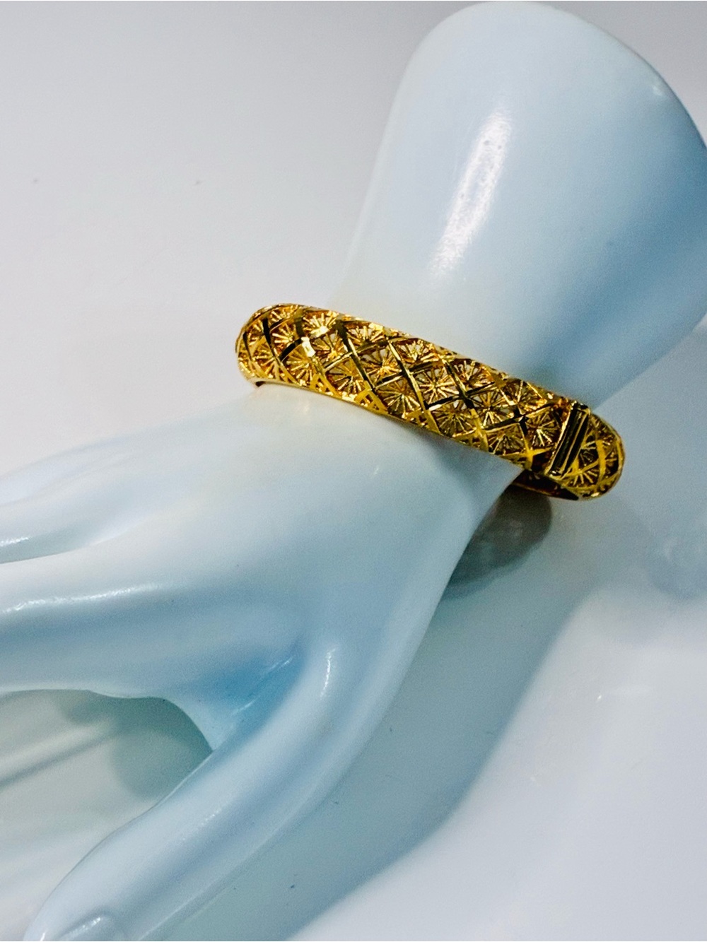 Stackable Gold Filigree Openwork Bangle Bracelet - Elegant Women's Jewelry - Picture 11 of 14